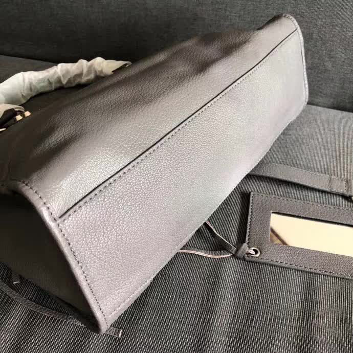 BALENCIAG巴黎世家 機車包 原版山羊皮包邊 銀色五金  可手提單肩斜跨  BL1075